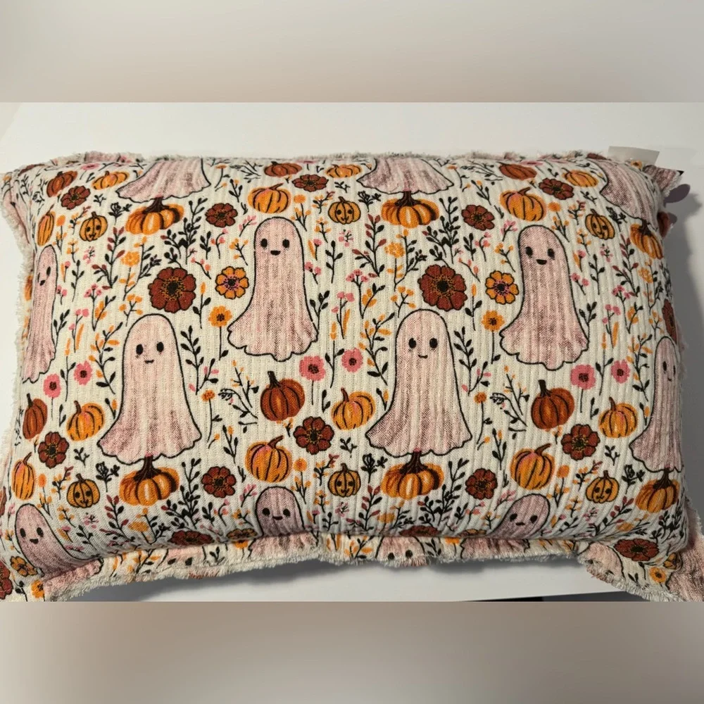 VIRAL Homegoods ghost/Halloween pillows (set of 2)